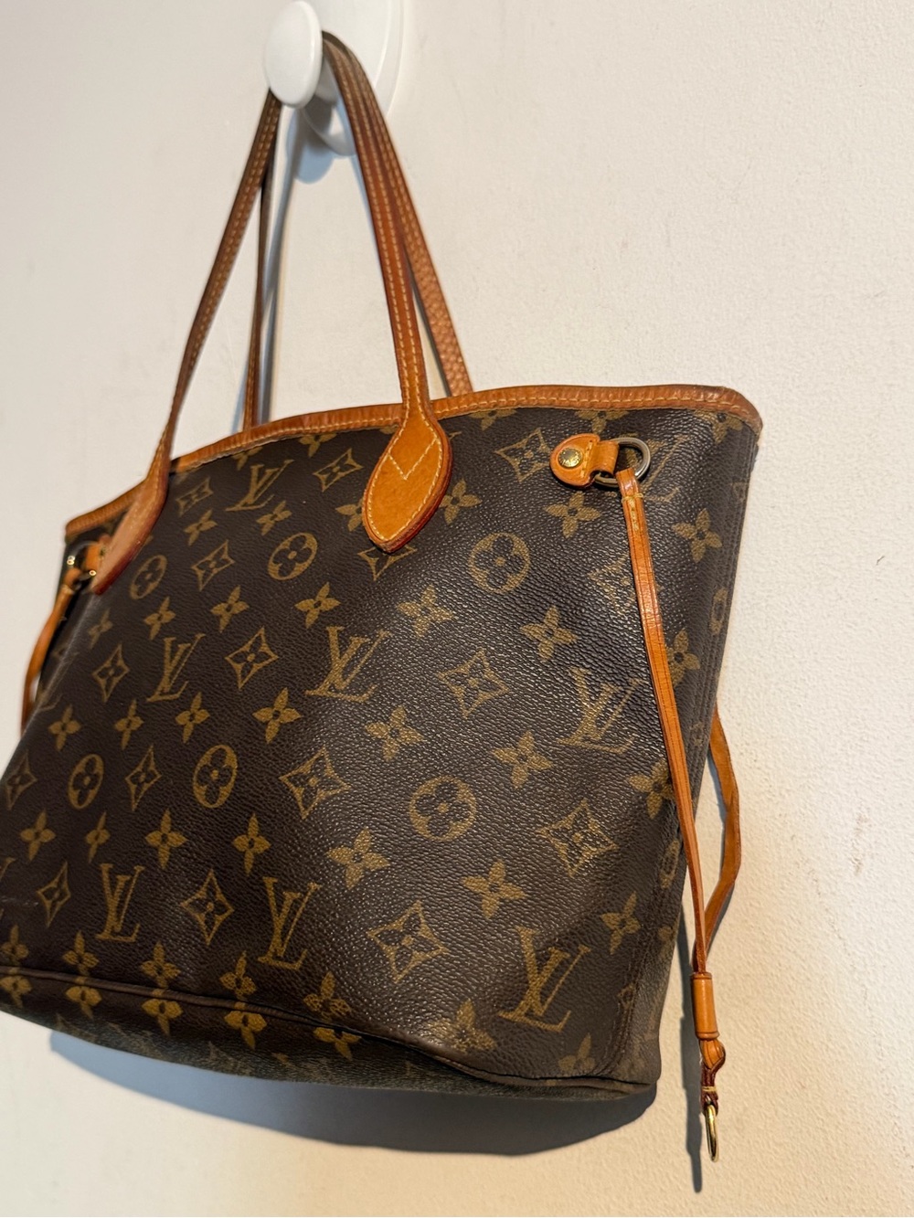 Louis Vuitton Monogram Neverfull PM Canvas Tote with Tan Trim - Picture 3 of 14